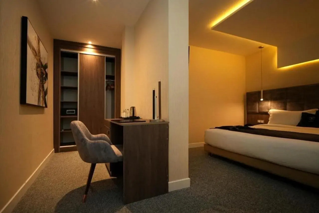 Lobby & Reception