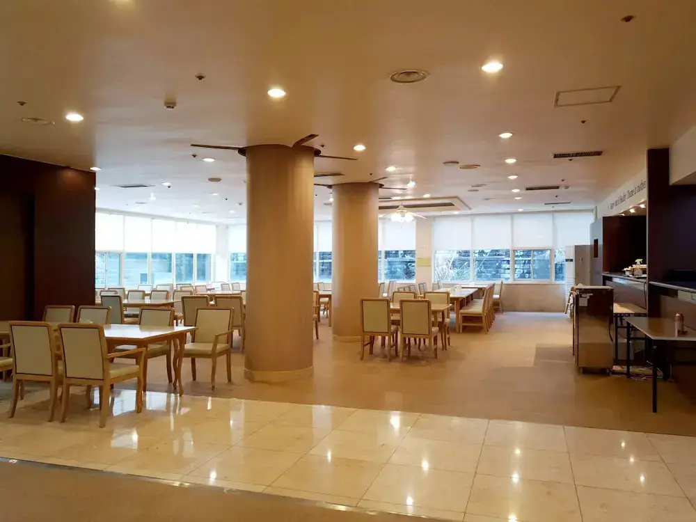 Lobby & Reception