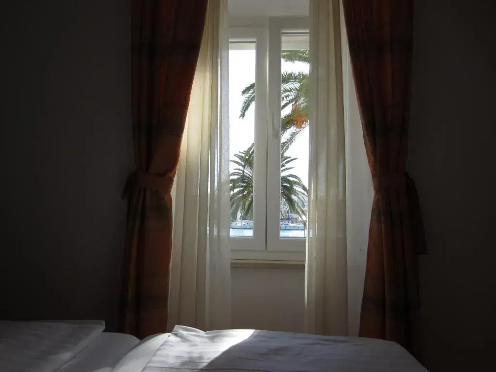 Standard Double room with sea view (full double bed)