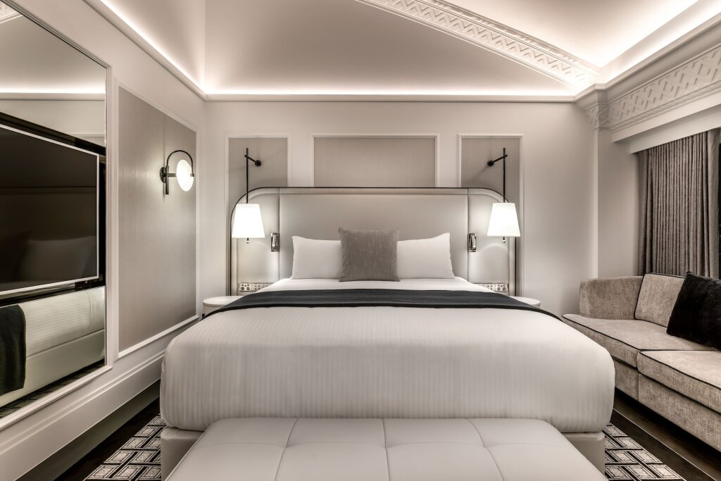 Royce Hotel by null