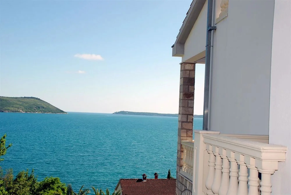 Garni Hotel Bokeška Noć - Général