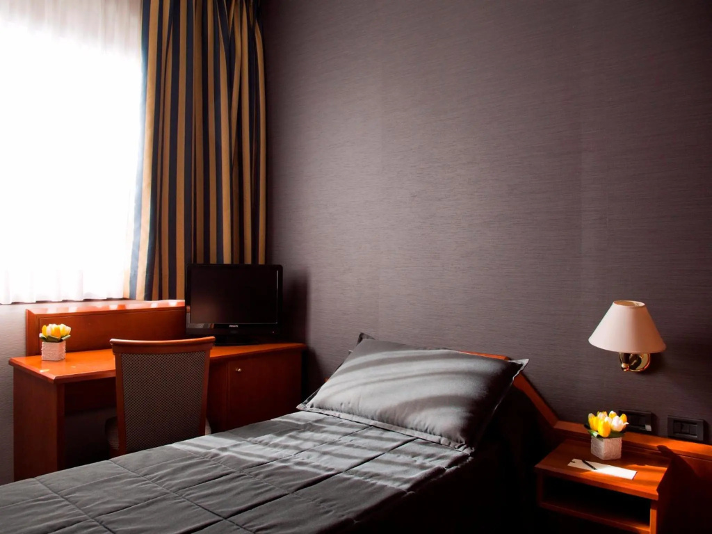Отель Hotel Zone в Риме