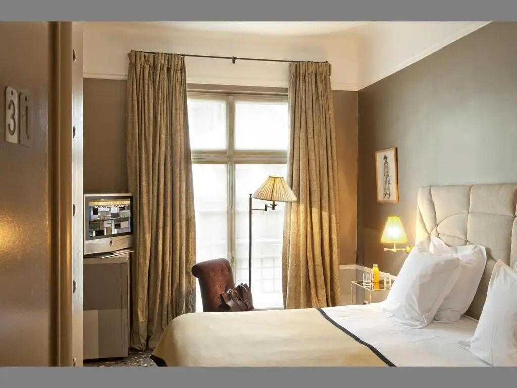 Deluxe Double room (full double bed)