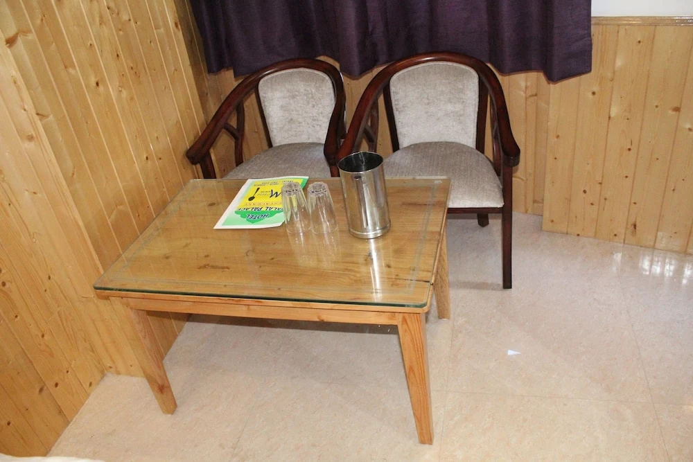 Luxury Double room with balcony (full double bed)
