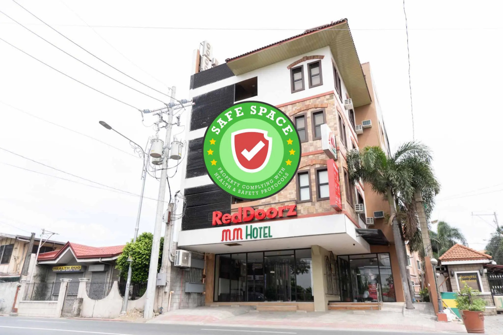RedDoorz Plus Near Bamboo Organ Las Piñas