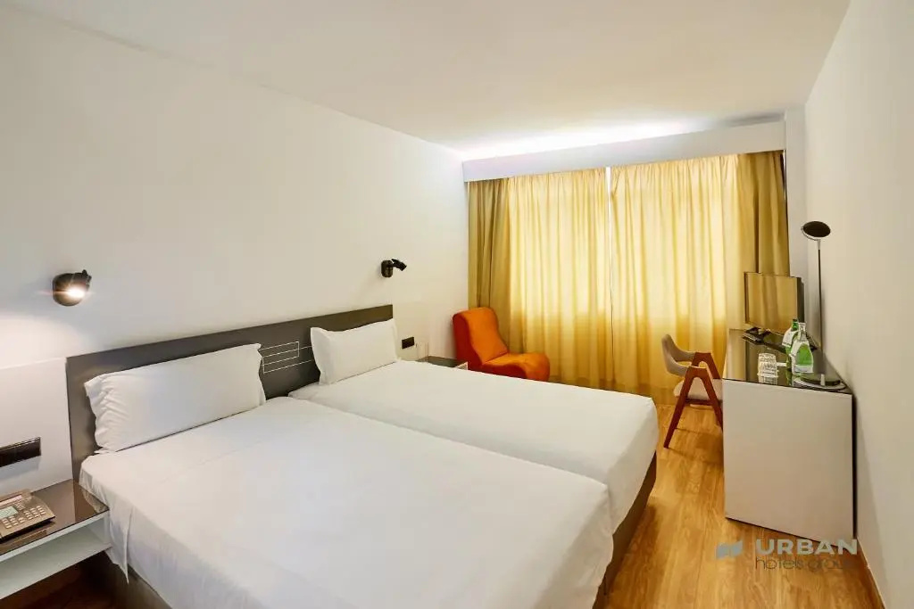 Urban Hotel Amadeos - Chambres