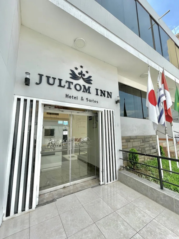Hotel Jultom Inn & Suite