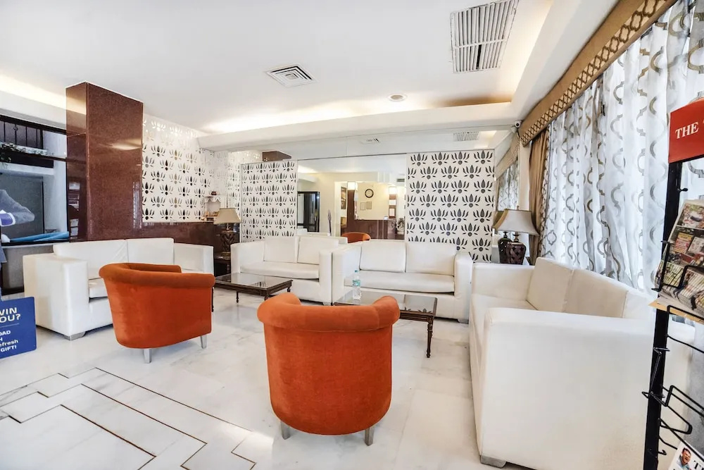 Lobby & Reception