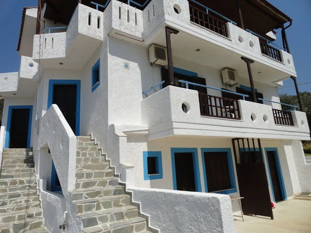 Santa Maria Studios & Apartments