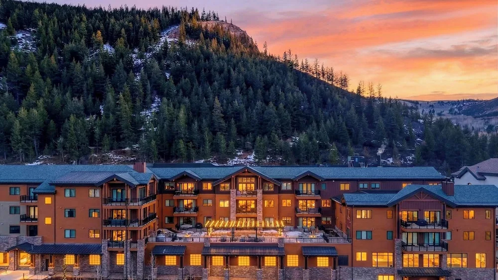 Mountain Dream at Frontgate by Avantstay Modern Condo Pool + Hot Tub Access + Shuttle Service