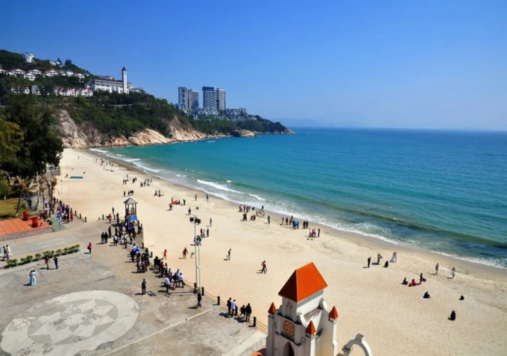 Beach & Waterfront