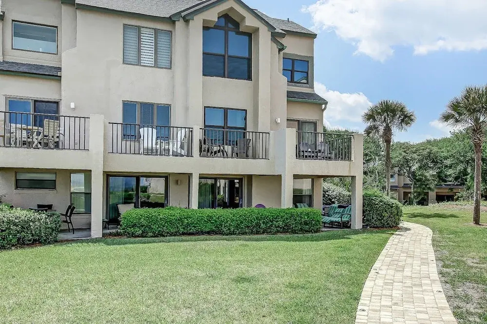 Lovely Oceanfront Townhome W/free Wifi, Central AC, Shared Pool, Private W/D