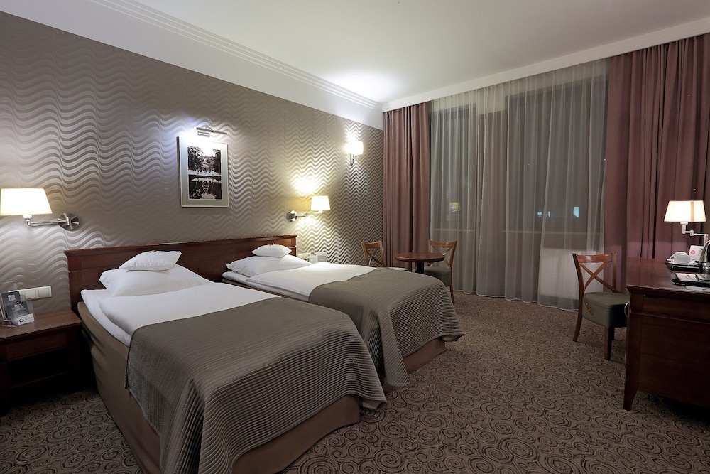 Hotel Esperanto — 5