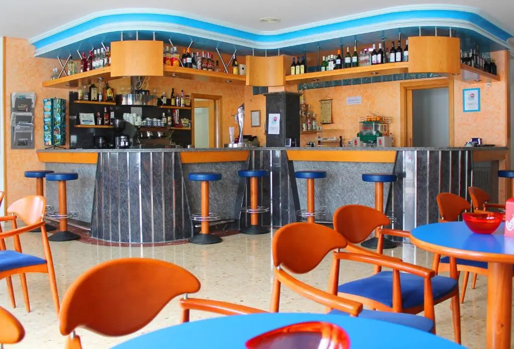 Food & Beverage