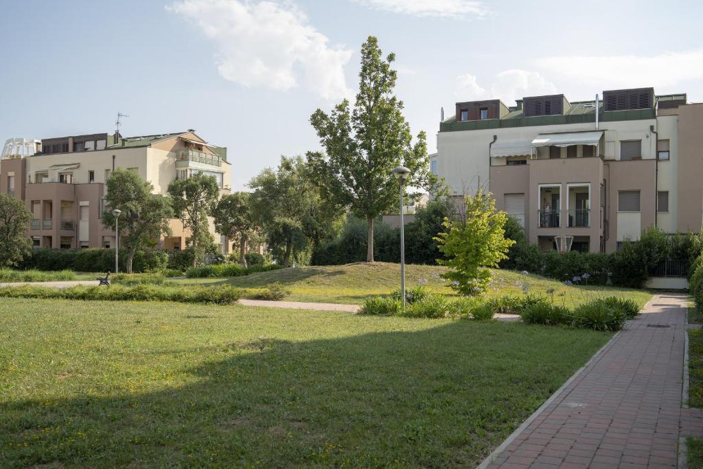 Трёхместные апартаменты с 2 комнатами односпальная кровать в Fellini - Family Flat