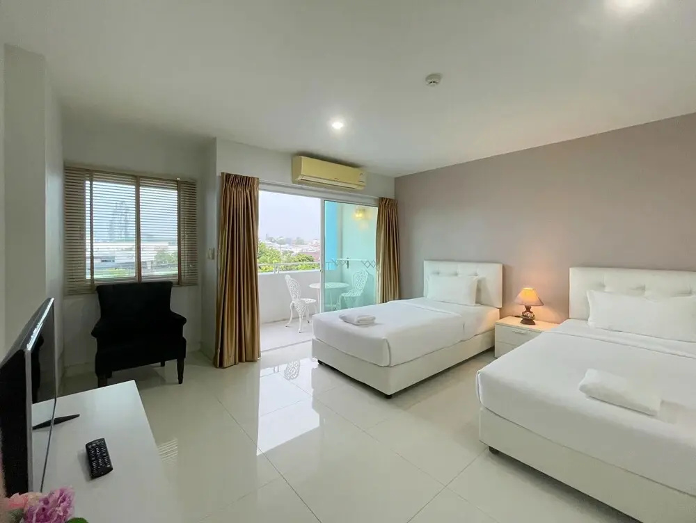 Standard Double room with balcony (twin beds)