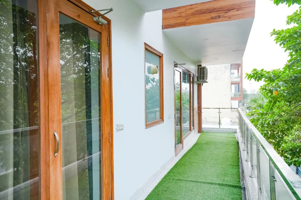 Fabhotel Tanvi Premium