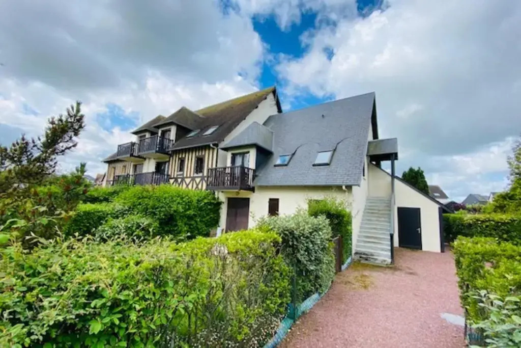 Cosy 36m With Balcony Near The Beach!