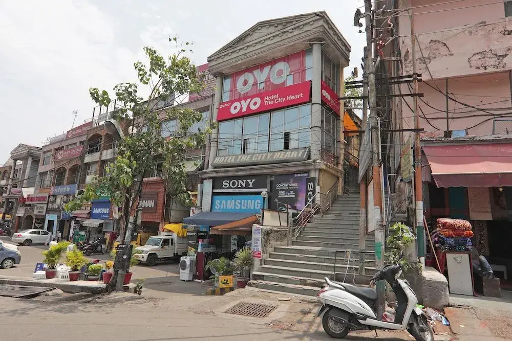 Oyo 29807 Hotel The City Heart