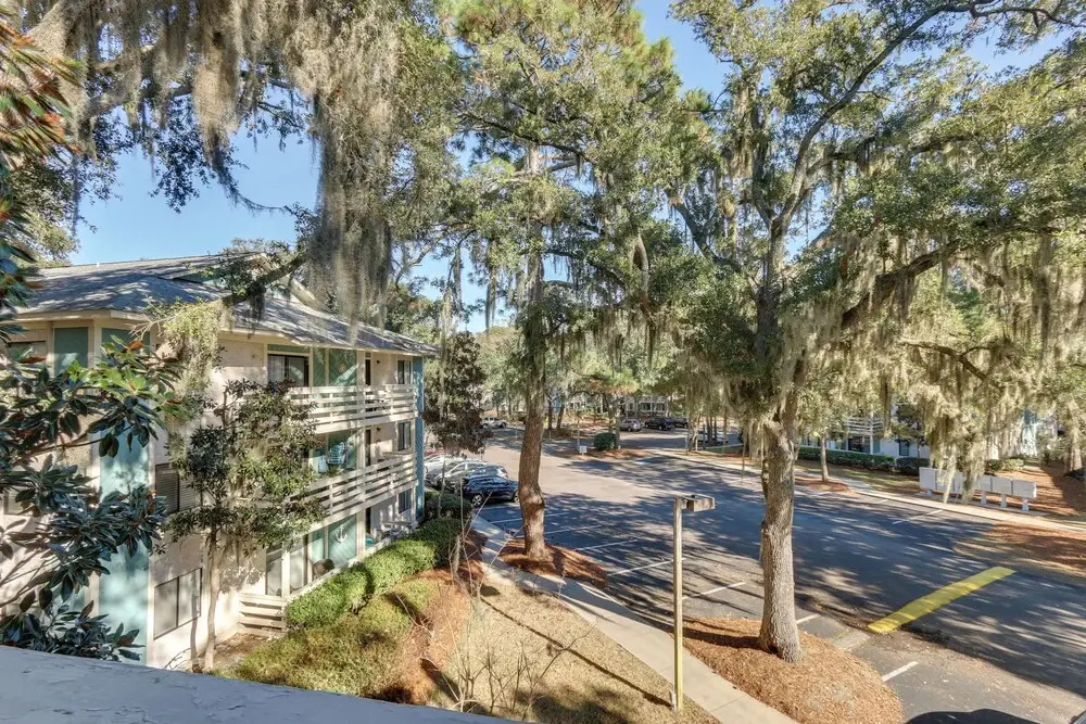 Walk to Beach: Hilton Head Condo w/ Pool Access