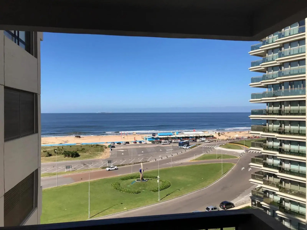Parquemar Center PRIMERA LINEA FRENTE AL MAR Y PLAYA piso 8 LOS DEDOS Garage y amenities