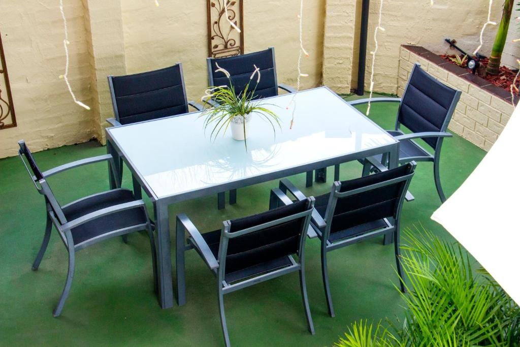 Deluxe Double room (full double bed)