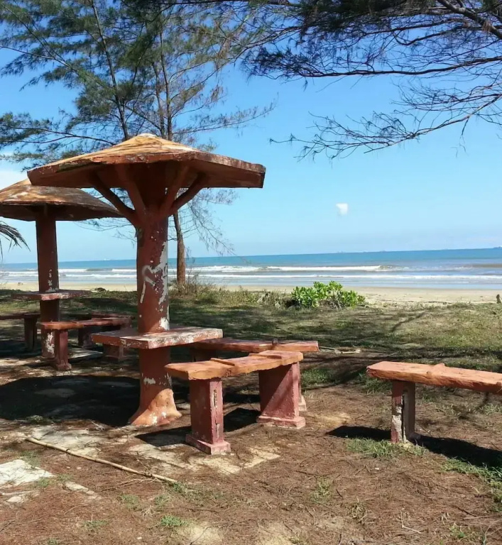 Beach & Waterfront