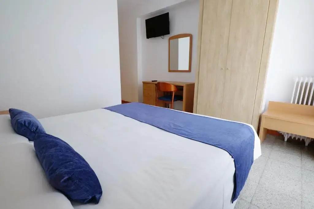 Double room with sea view (full double bed)