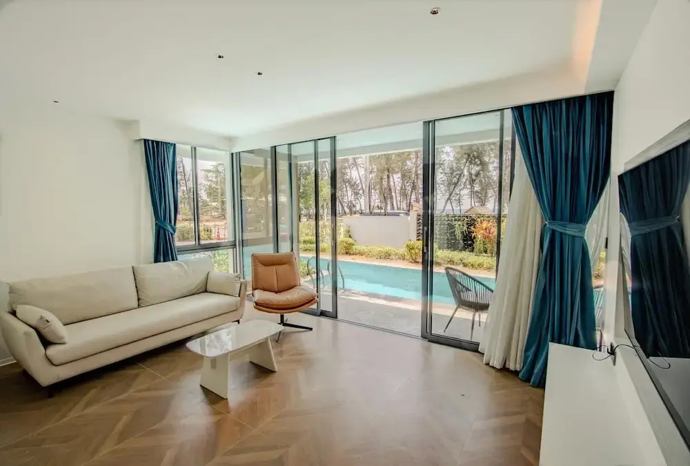 189/77 2BR Beachfront Seaview Pool Access