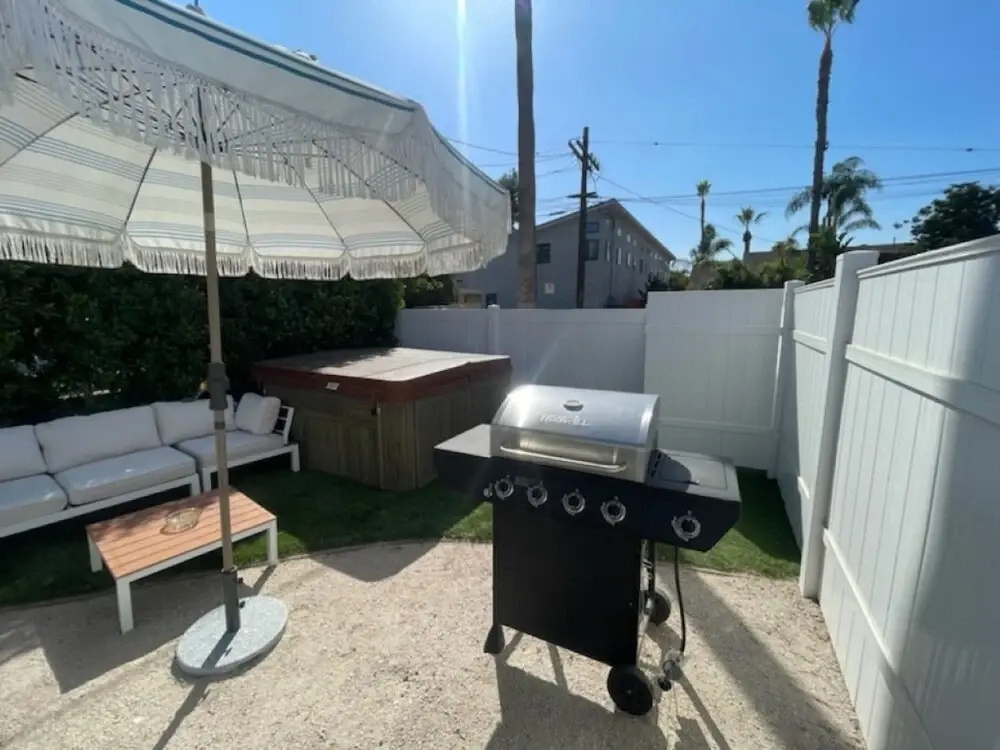 Fully Renovated 2BR Home With HOT TUB Private Fenced Yard Patio Near Noho Arts District p42