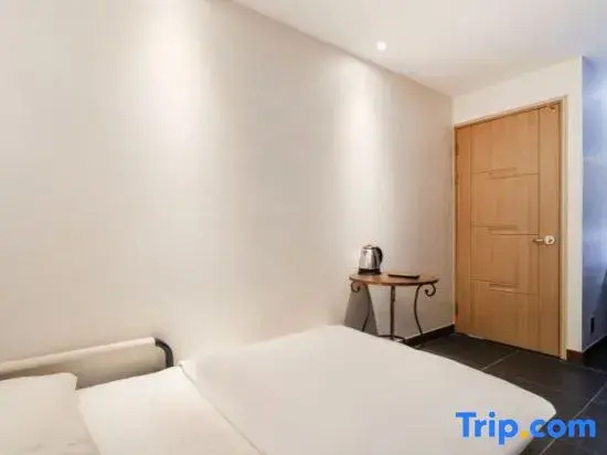 Standard Double Family room (full double bed)