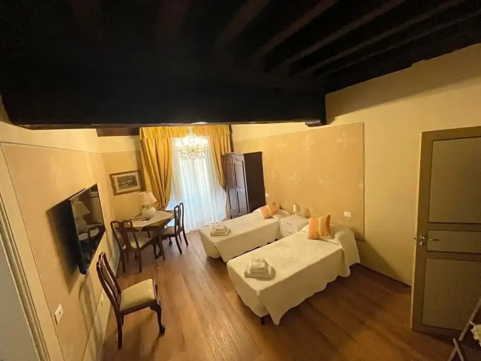 Deluxe Suite