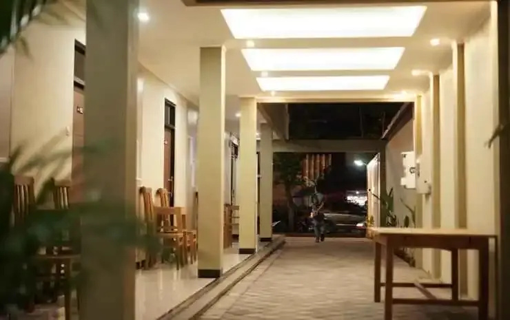 Lobby & Reception