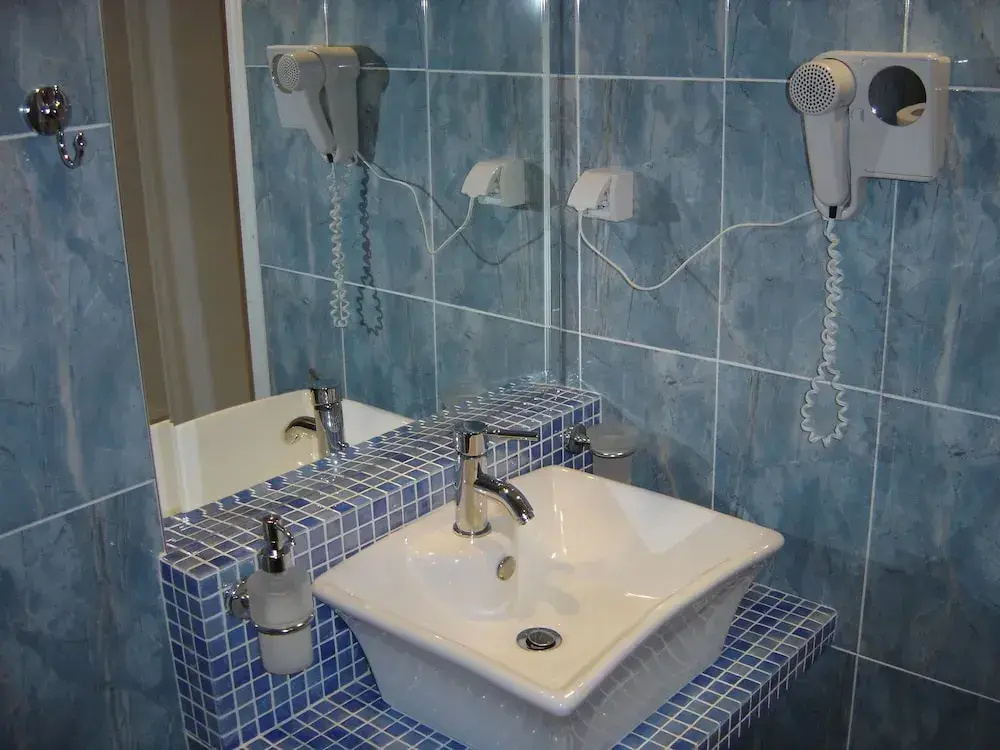 Luxury Double Basement Studio (full double bed)