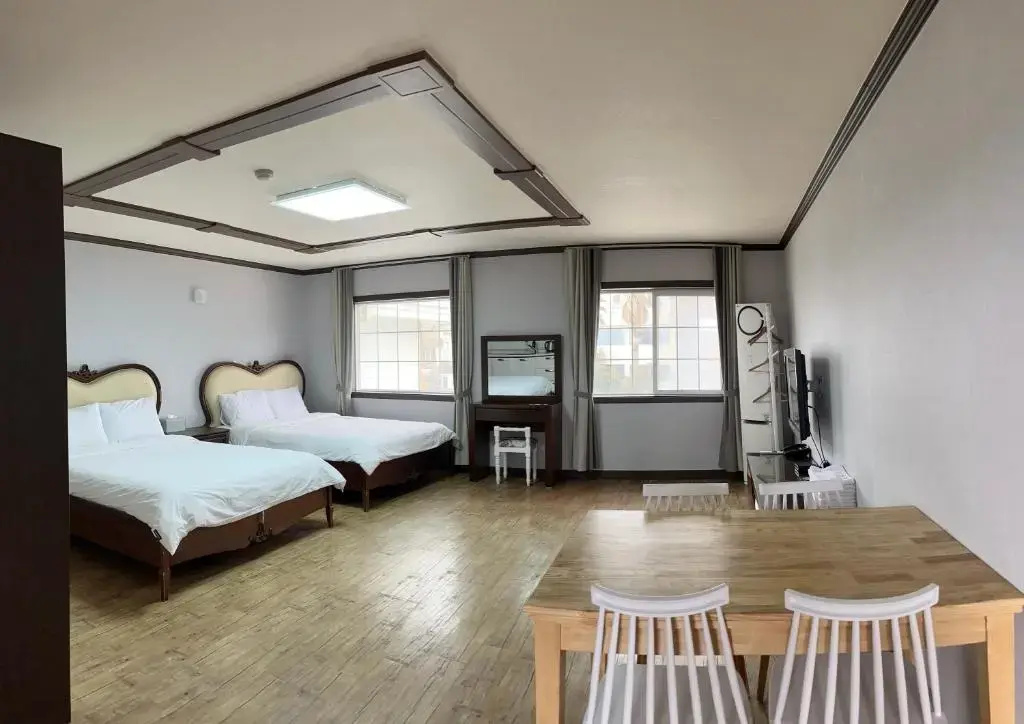 Deluxe Double room (twin beds)