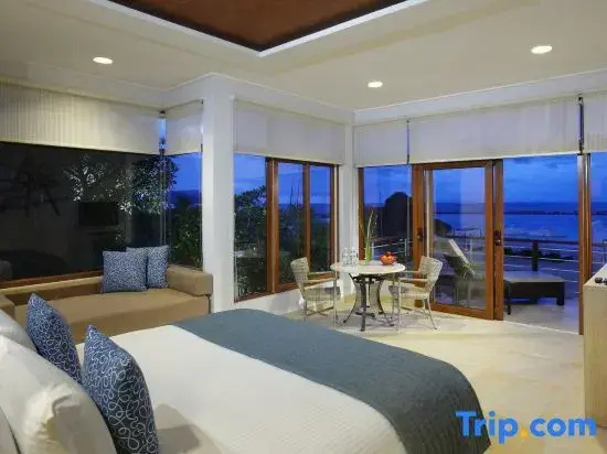 Deluxe room beachfront