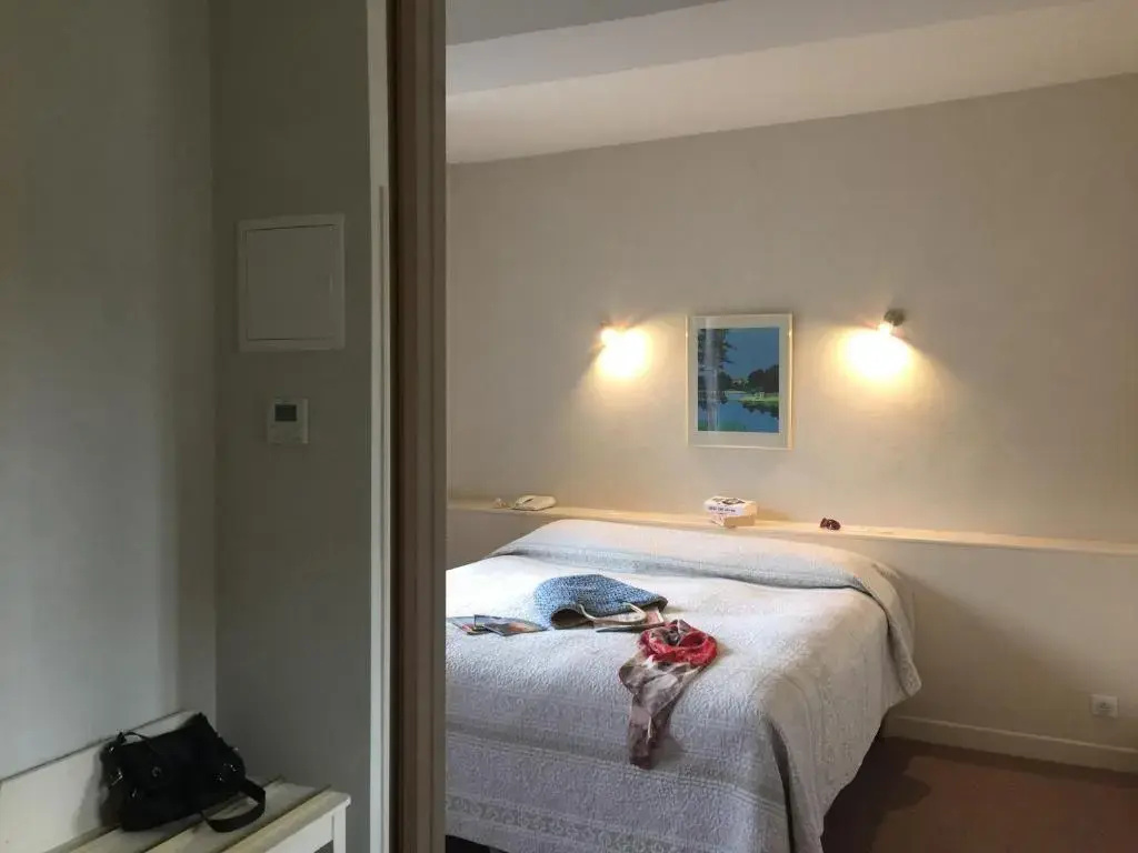 Superior Double room (full double bed)