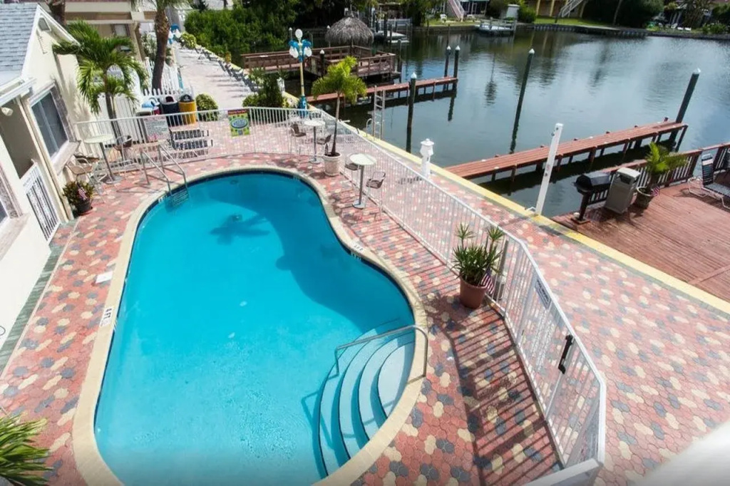 Bayview Plaza Waterfront Resort - Général