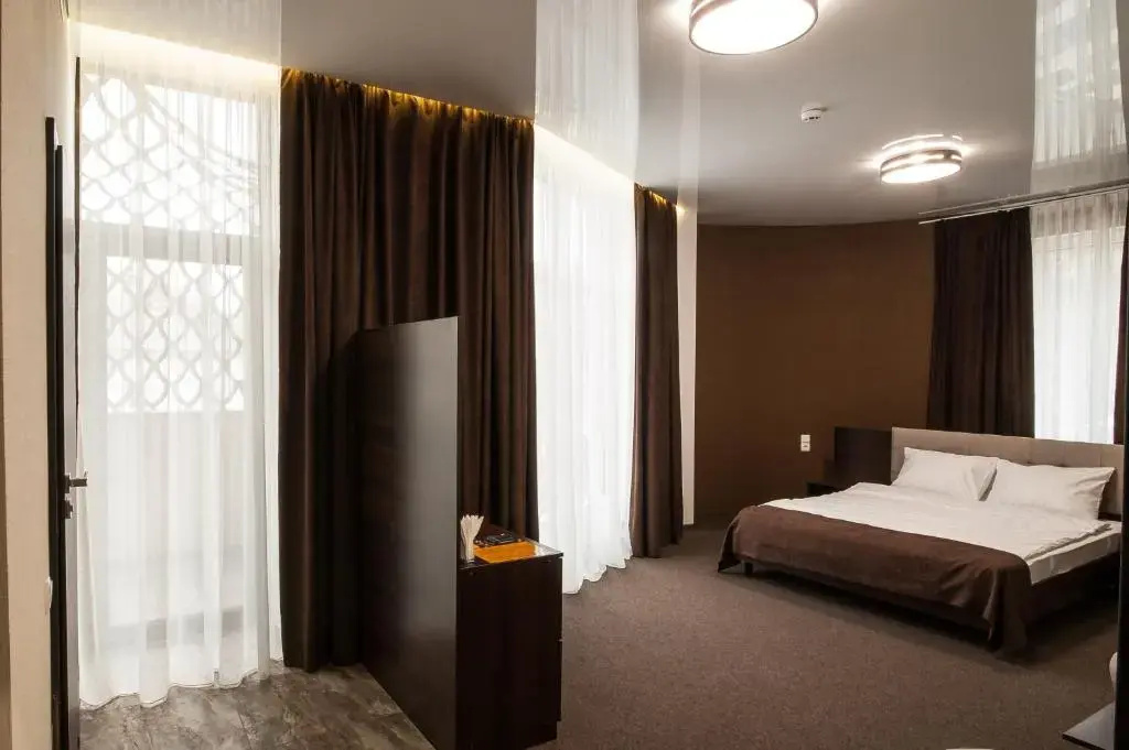 Deluxe Double room with balcony (full double bed)