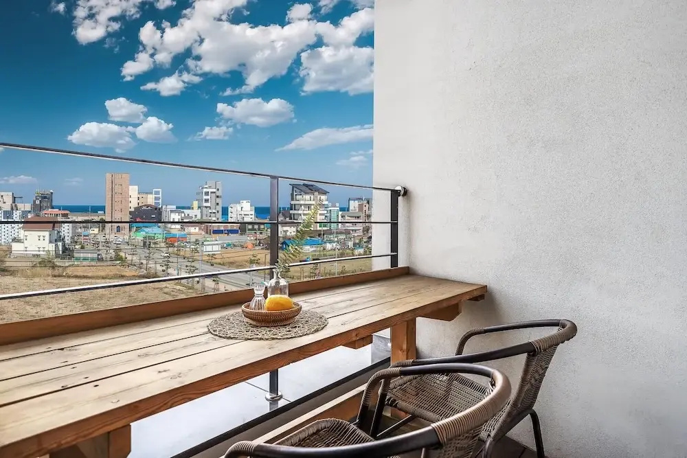 Balcony & Terrace