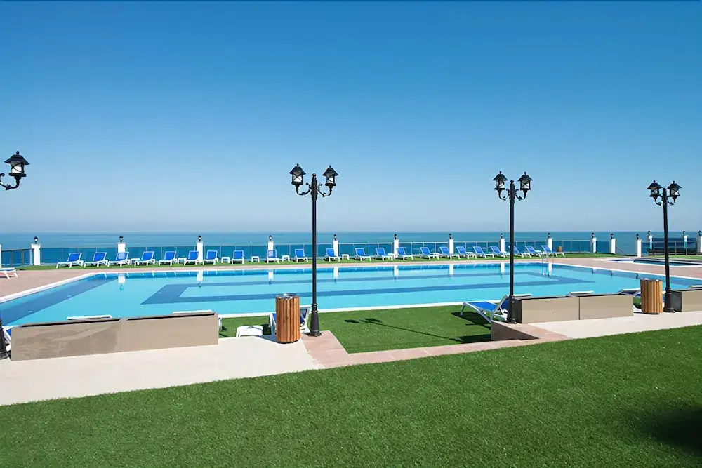 Beach & Waterfront