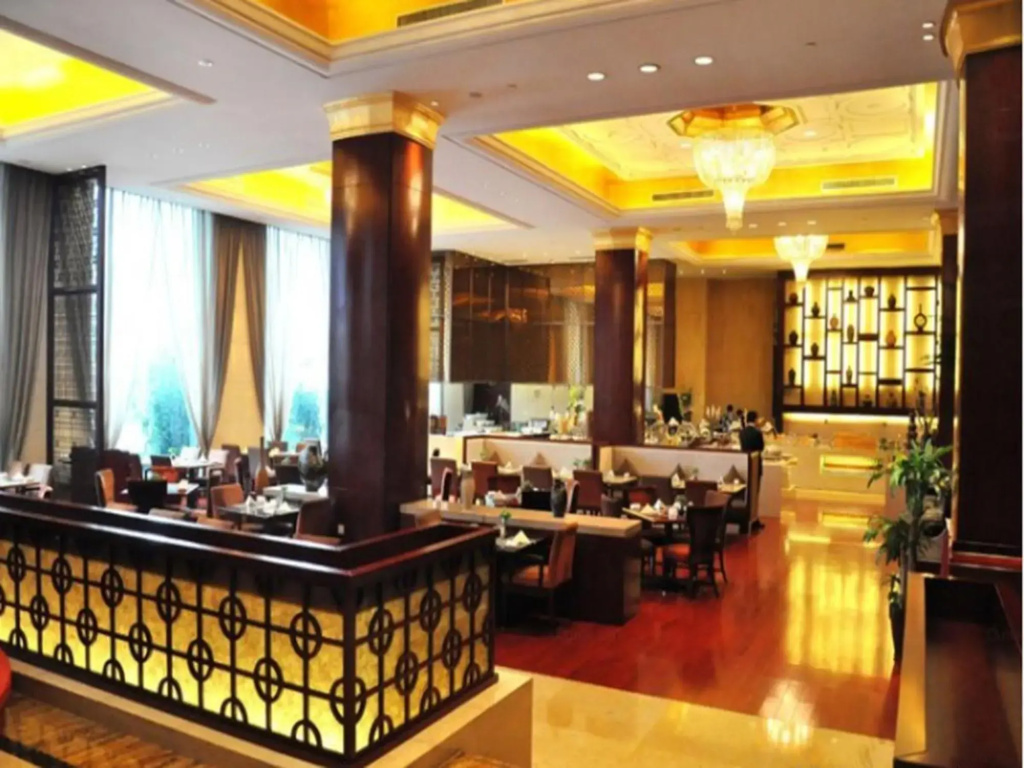 Food & Beverage