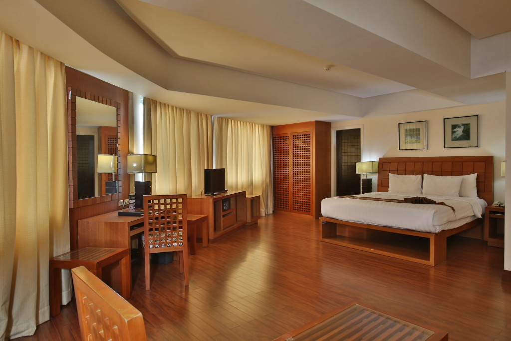 Crown Regency Hotel and Towers - фото 3