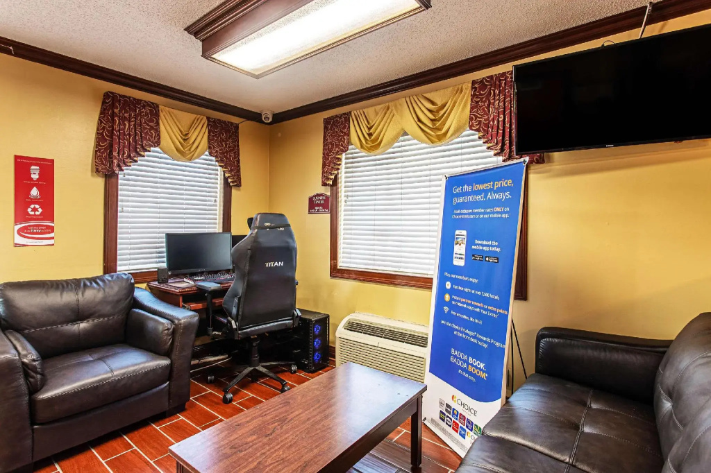 Lobby & Reception