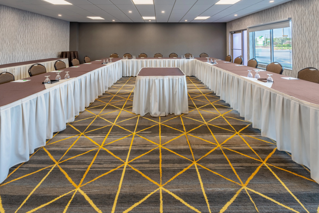 Holiday Inn & Suites Wausau-Rothschild by IHG - Général