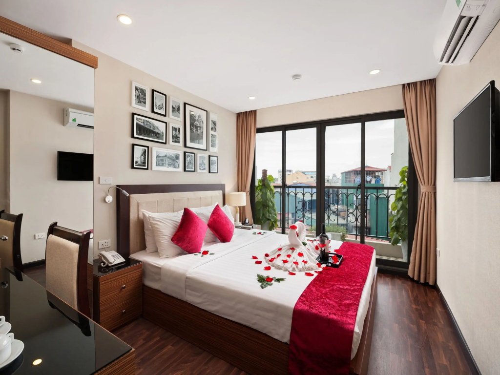 Golden Moon Suite Hotel — фото
