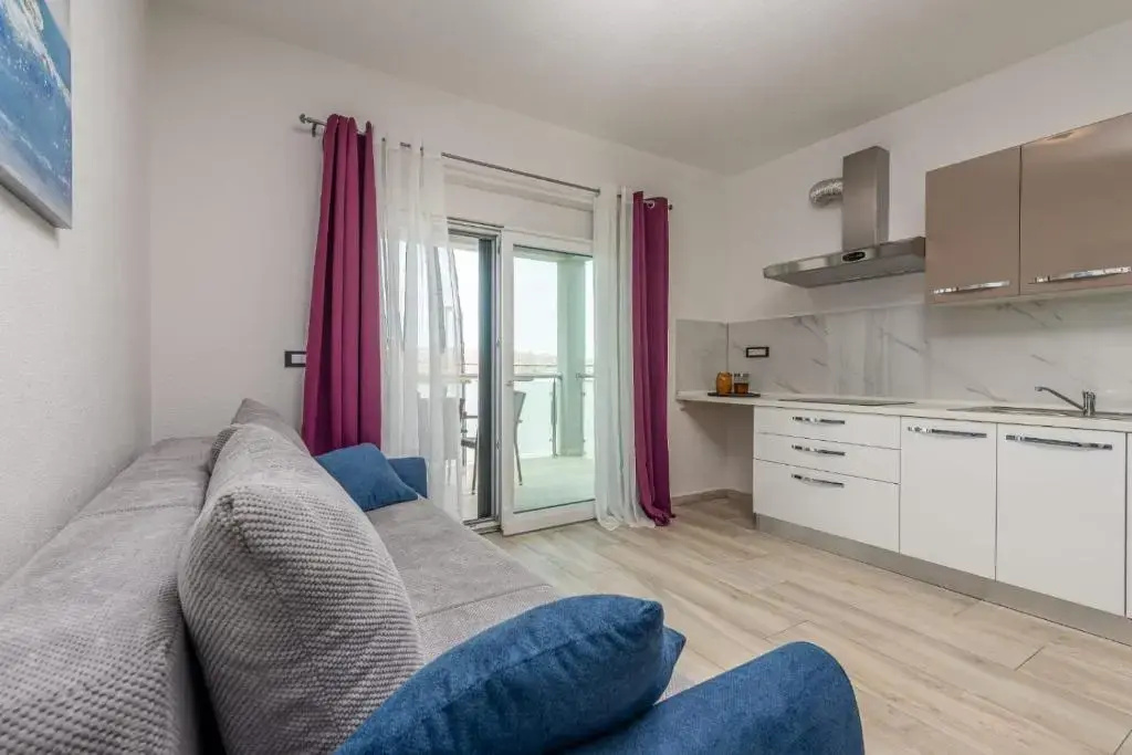 2 Bedrooms Apartment