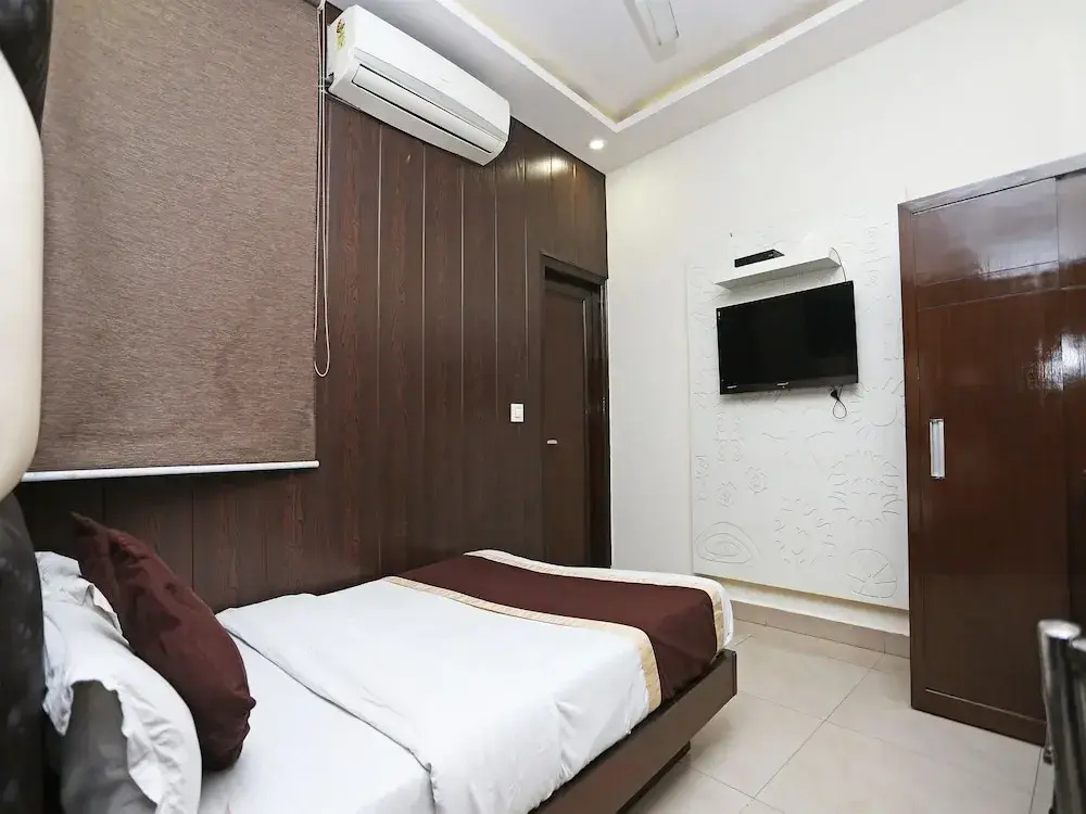 Standard Double room (full double bed)