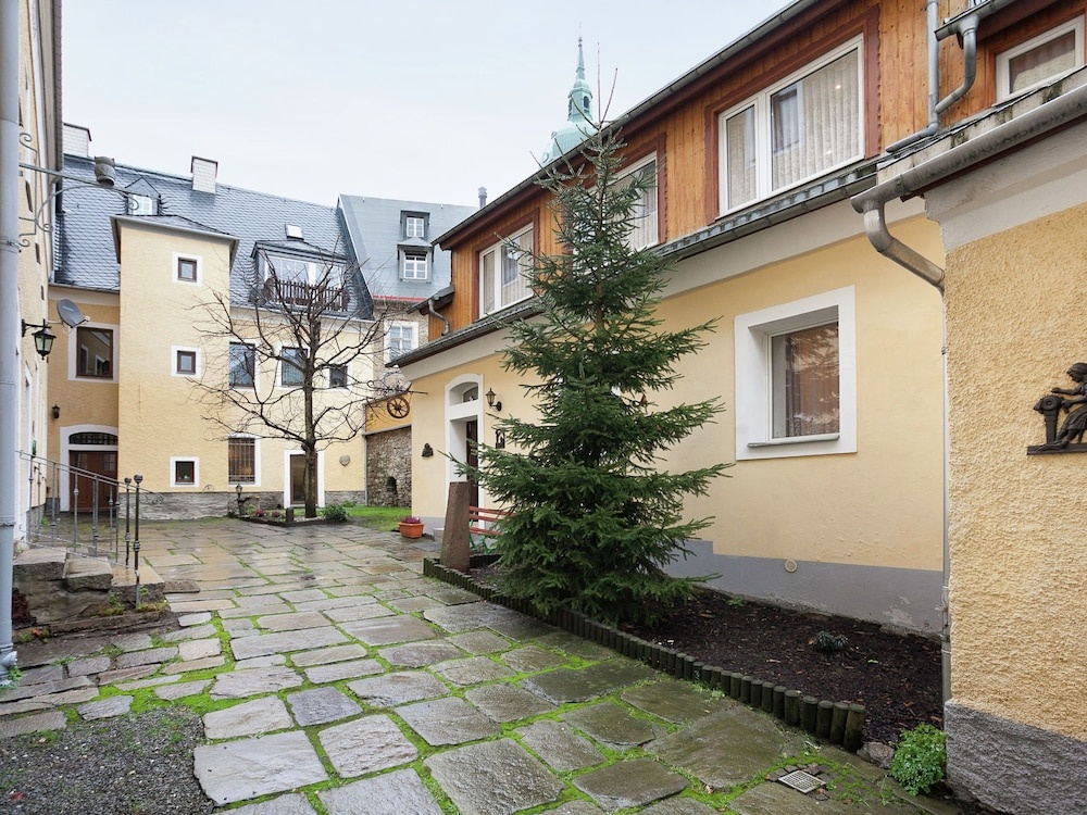 Alluring Holiday Home in Annaberg - Buchholz near Nightlife