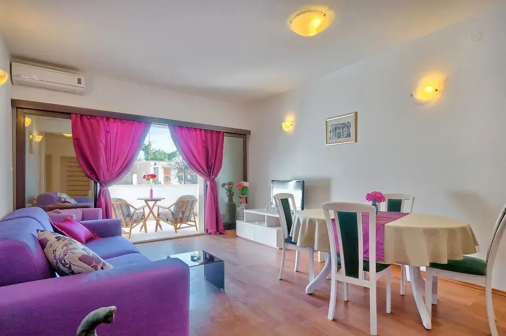 1 Bedroom Apartment with balcony and with view